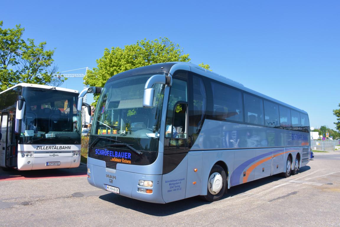 MAN Lion`s Coach von Schr�felbauer Reisen aus Nieder�sterreich in Krems.