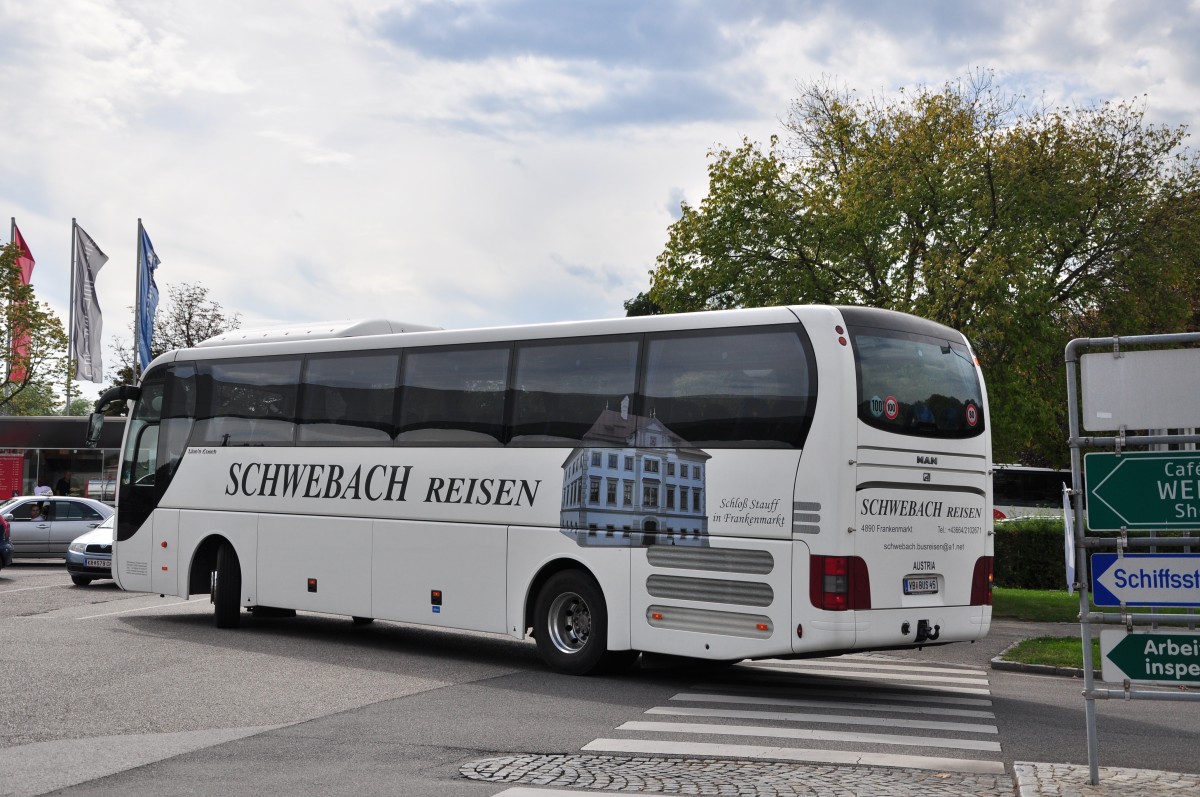 MAN LIONS Coach von Schwebach Reisen aus Frankenmarkt in Ober�sterreich am 29.August 2014 in Krems gesehen.