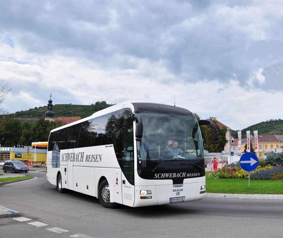 MAN LIONS Coach von Schwebach Reisen aus Frankenmarkt in Ober�sterreich am 29.August 2014 in Krems gesehen.Gru� an den netten Fahrer!