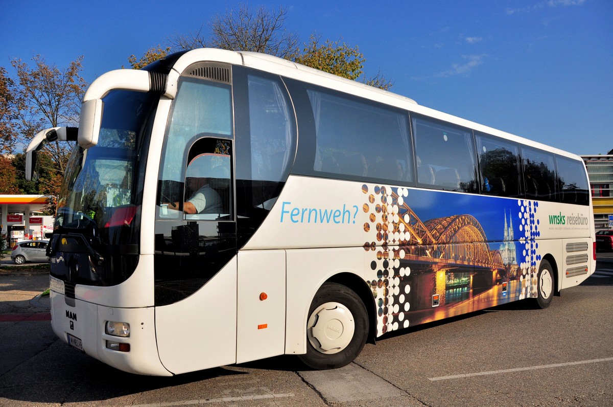 MAN Lions Coach von Wnsks Reisen aus Nieder�sterreich am 20.9.2014 in Krems.