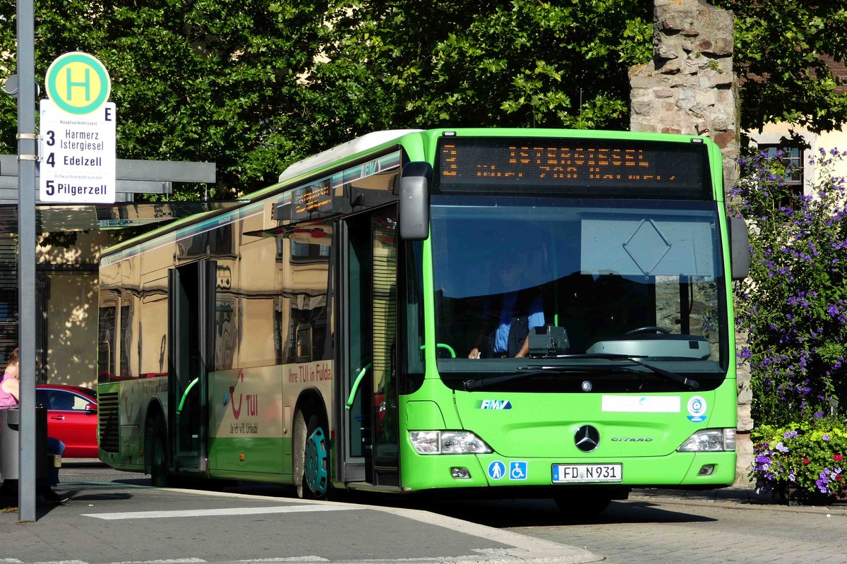 MB Citaro von RhoenEnergie startet am Fuldaer Busbahnhof im September 2016