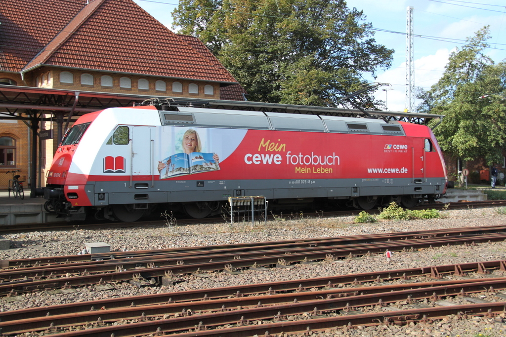 Mein cewe fotobuch Mein Leben 101 076-8 stand am Mittag zu Freude des Fotografen in Warnem�nde.07.10.2016