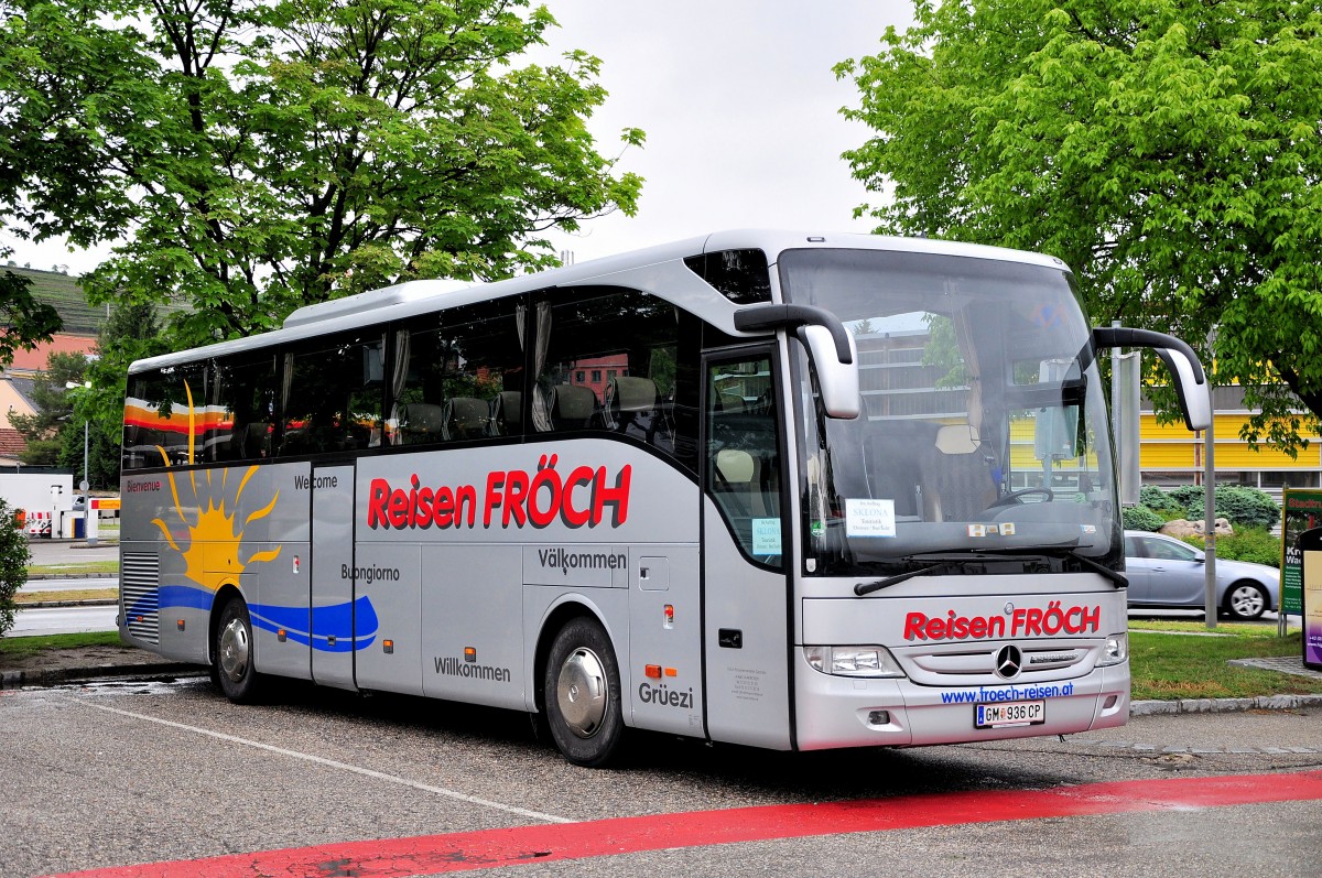 Mercedes Benz Tourismo von Fr�ch Reisen aus �sterreich am 17.Mai 2014 in Krems unterwegs.
