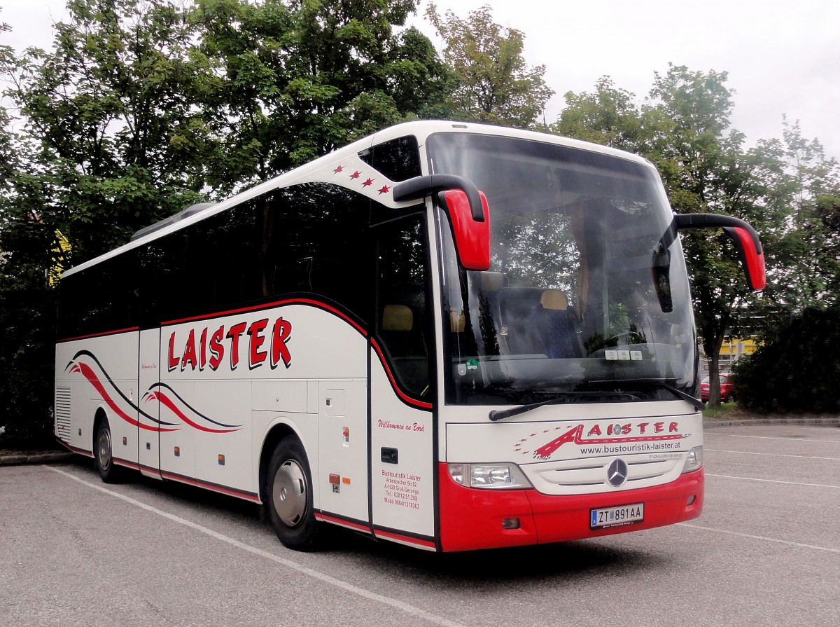 MERCEDES BENZ TOURISMO von LAISTER Busreisen aus �sterreich am 26.6.2013 in Krems an der Donau.