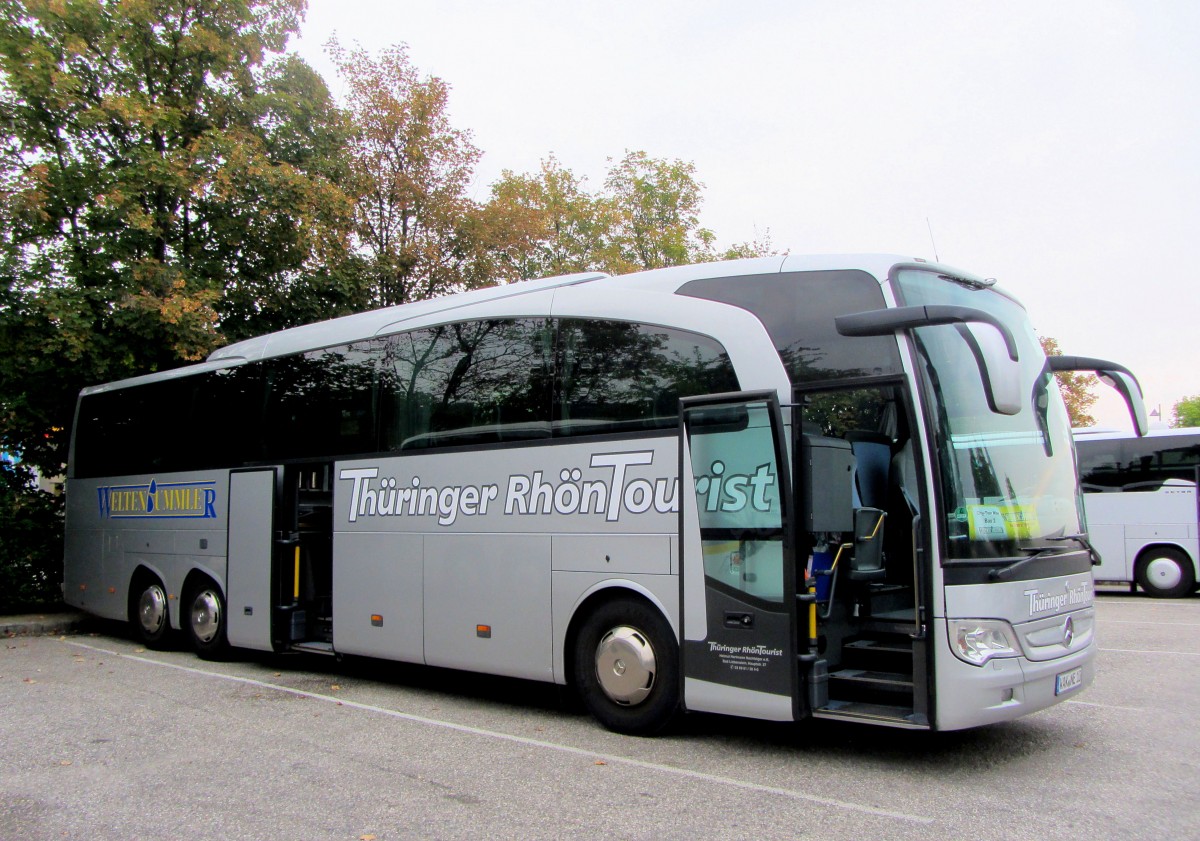 MERCEDES BENZ TRAVEGO von TH�RINGER RH�N TOURISTIK im Augut 2013 in Krems.