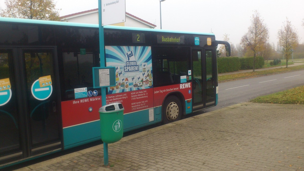 Mercedes Citaro Facelift der NB SW 580....auch hier hat man auf jeder Seite für andere Produkte werben zulassen 