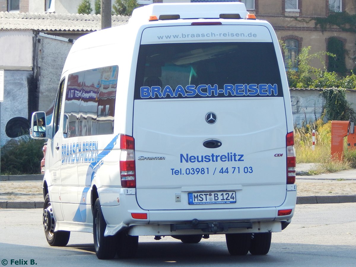 Mercedes Sprinter von Braasch Reisen aus Deutschland in Neubrandenburg