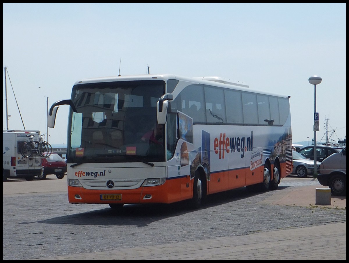 Mercedes Tourismo von effeweg.nl aus den Niederlanden im Stadthafen Sassnitz.