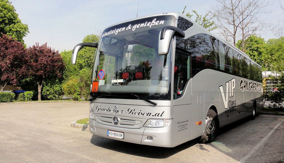 Mercedes Tourismo von Gansberger Reisen aus Nieder�sterreich in Krems gesehen.