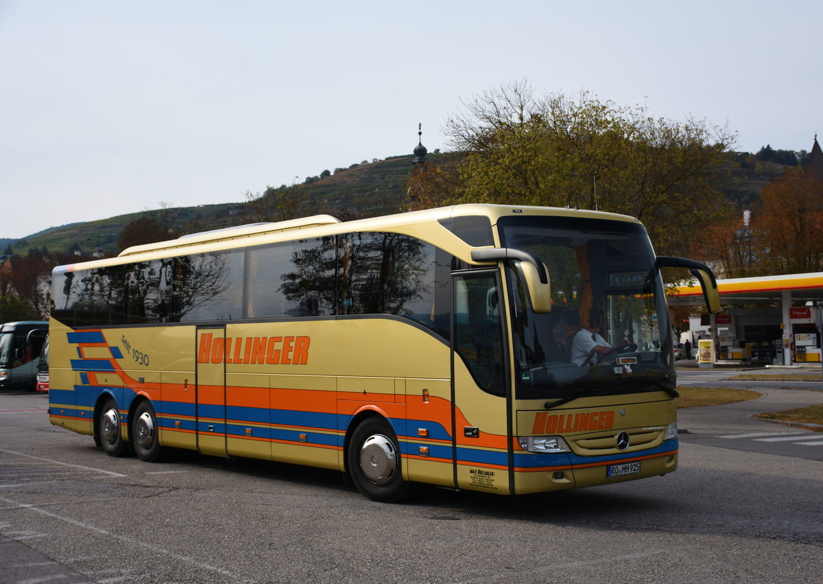 Mercedes Tourismo von Max Hollinger Reisen aus der BRD in Krems.