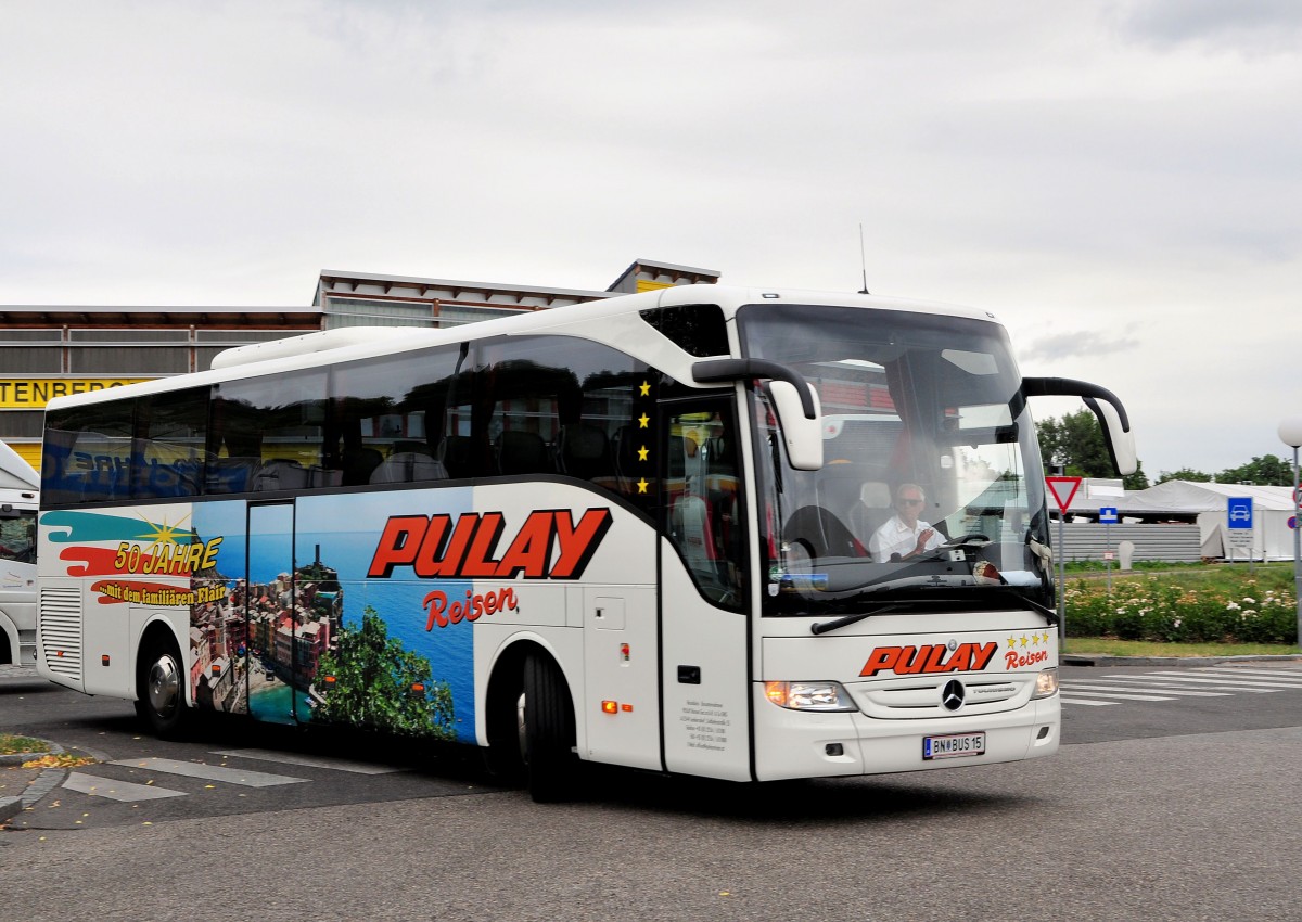 Mercedes Tourismo von Pulay Reisen aus Nieder�sterreich in Krems gesehen.