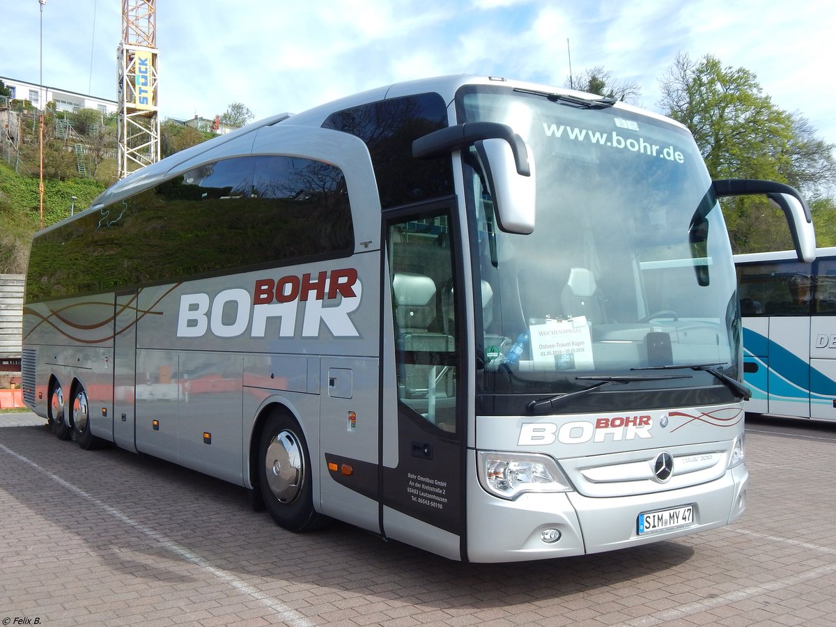 Mercedes Travego von Bohr aus Deutschland im Stadthafen Sassnitz.