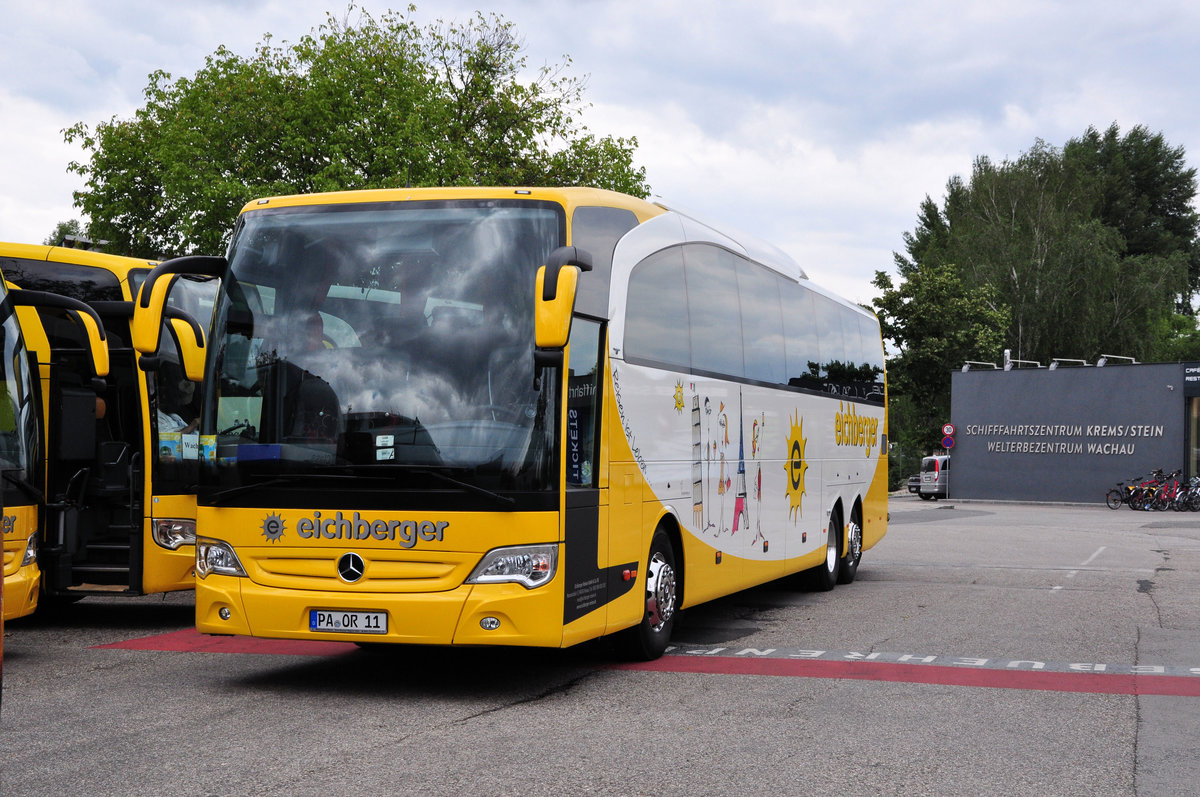 Mercedes Travego von Eichberger Reisen aus der BRD in Krems gesehen.