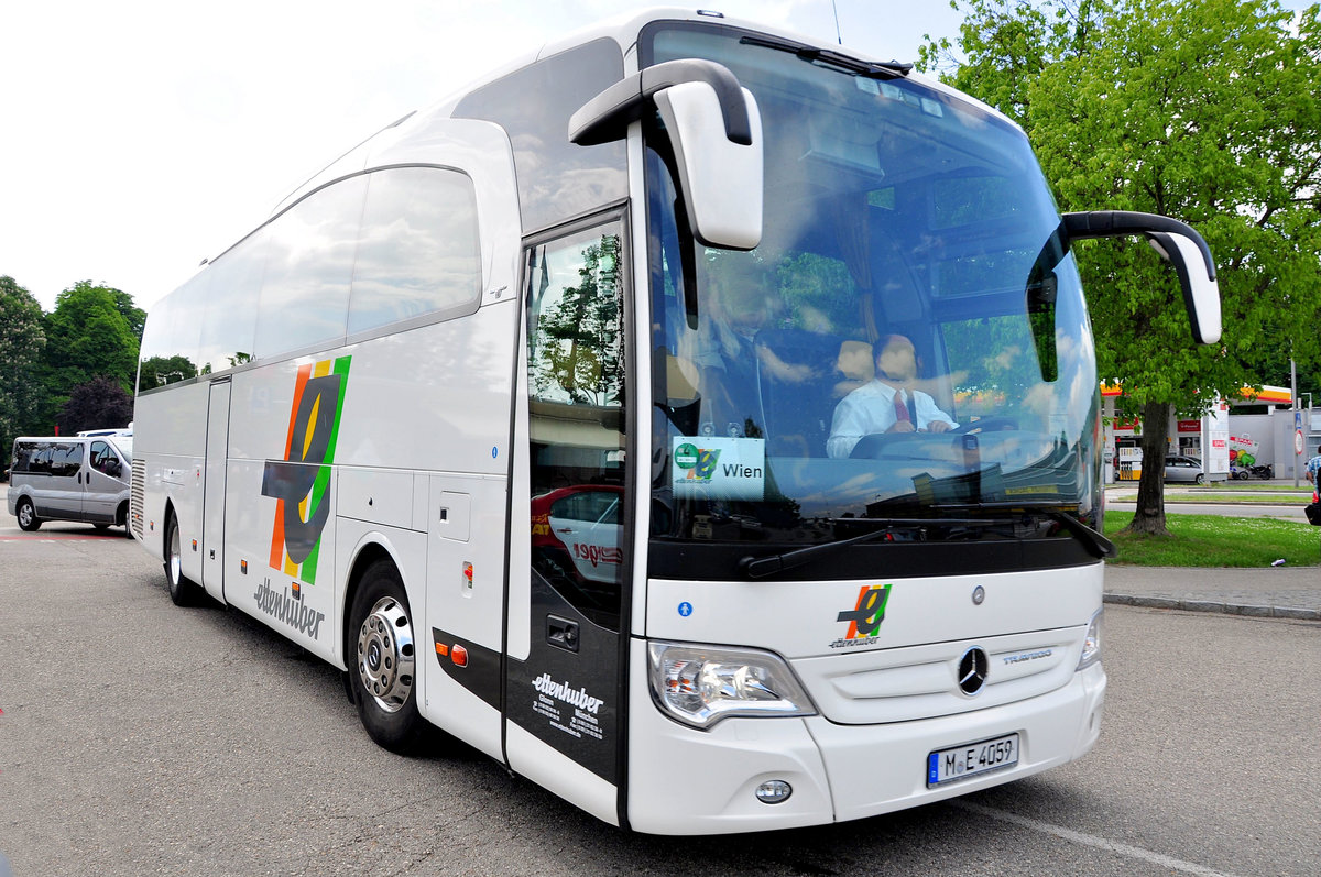 Mercedes Travego von Ettenhuber Reisen aus der BRD in Krems gesehen.