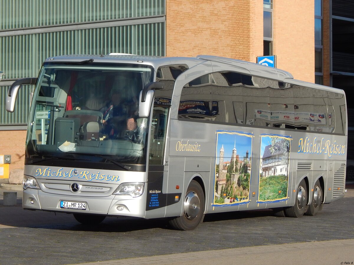 Mercedes Travego von Michel-Reisen aus Deutschland im Stadthafen Sassnitz.