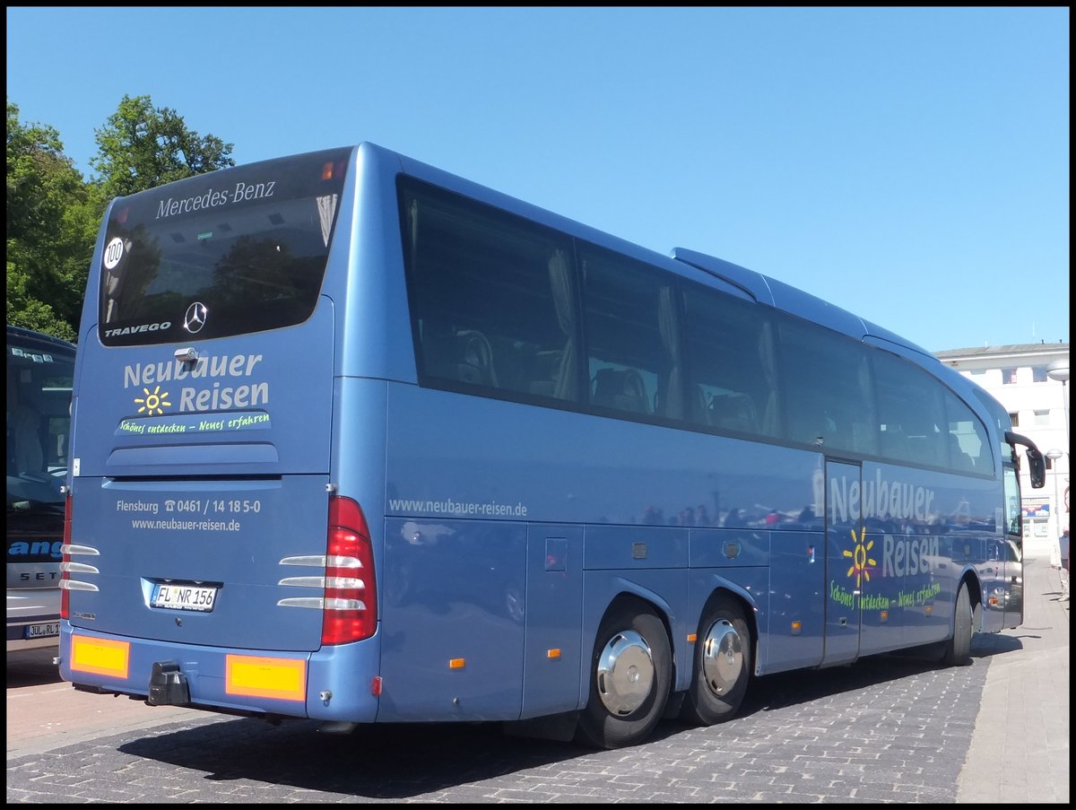 Mercedes Travego von Neubauer-Reisen aus Deutschland im Stadthafen Sassnitz.