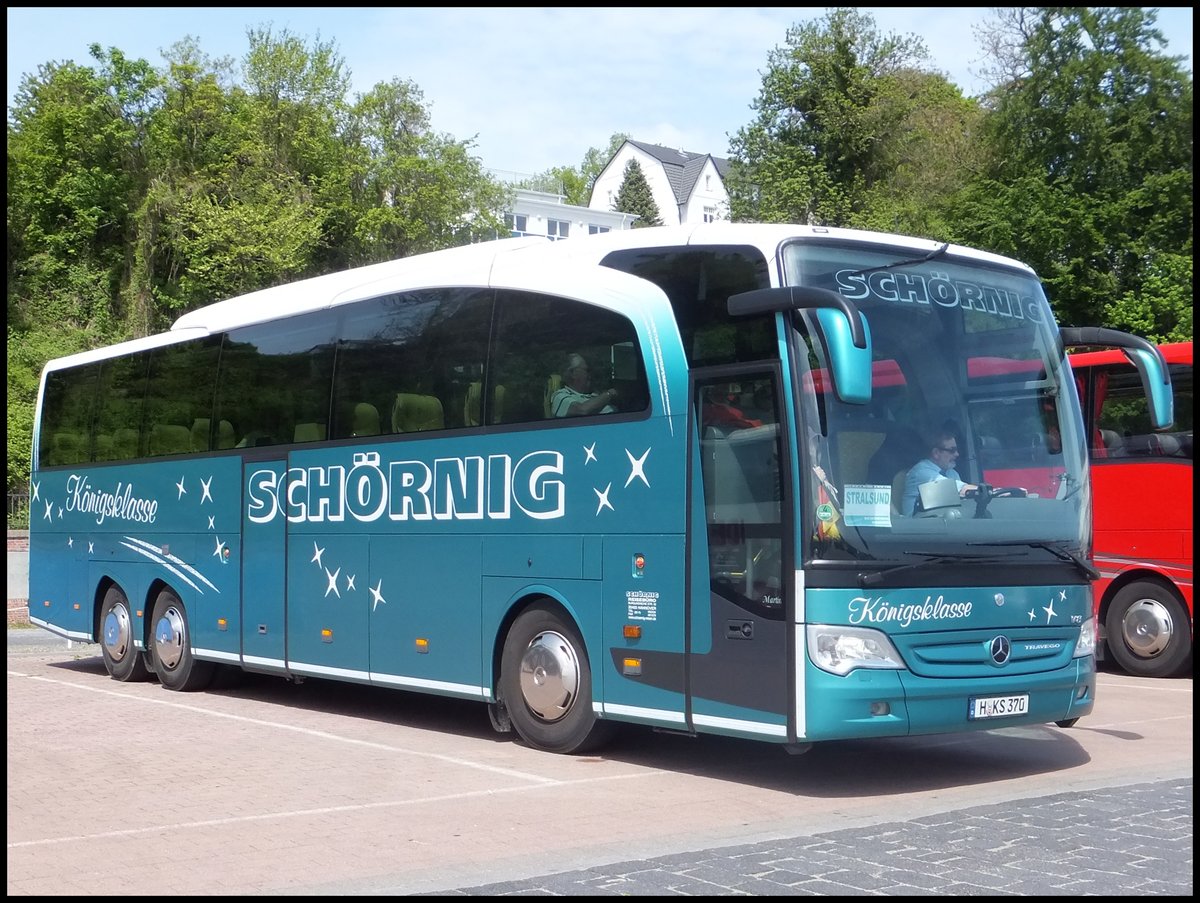 Mercedes Travego von Schörnig aus Deutschland im Stadthafen Sassnitz.