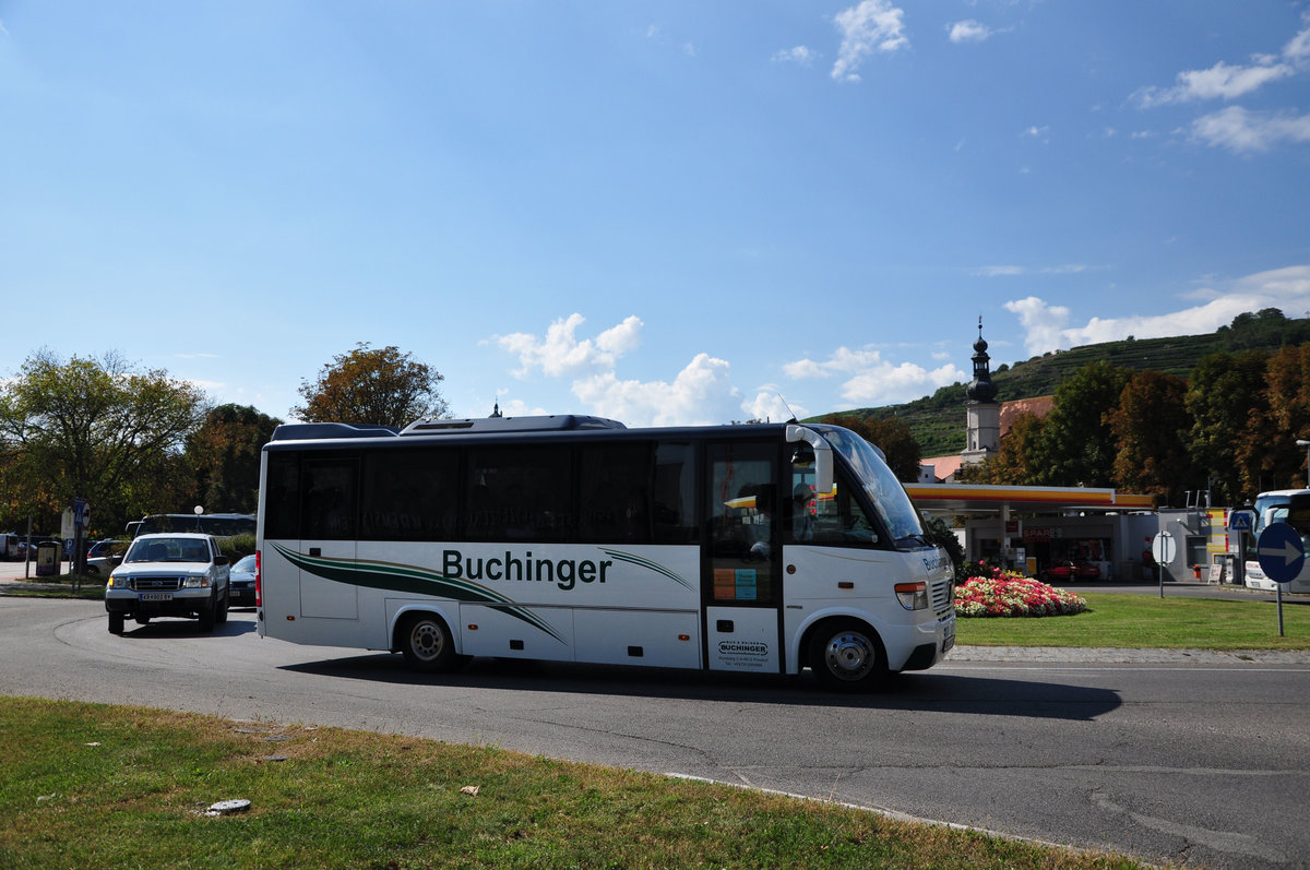 Midi Bus Mercedes O 818 von Buchinger Reisen aus sterreich in Krems gesehen.