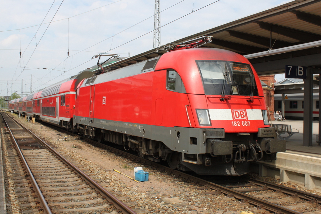 Mit der Lizenz f�r 230 km/h stand 182 007-5 mit RE 4310 von Rostock Hbf nach Hamburg Hbf im Rostocker Hbf bereit.20.05.2016