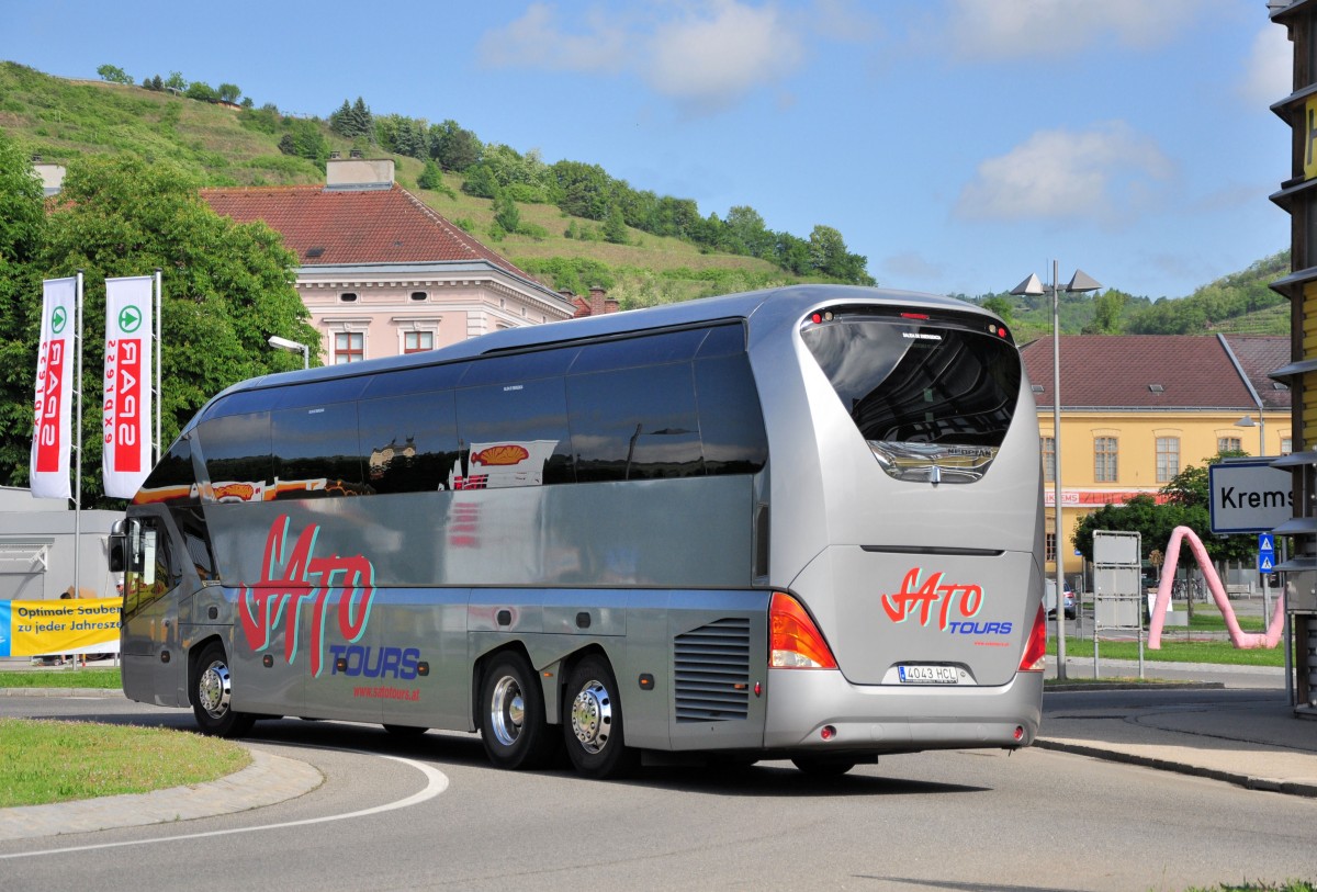  Nachschuss  auf den Neoplan Starliner von SATO tours aus Spanien,am 24.Mai 2014 in Krems gesehen.