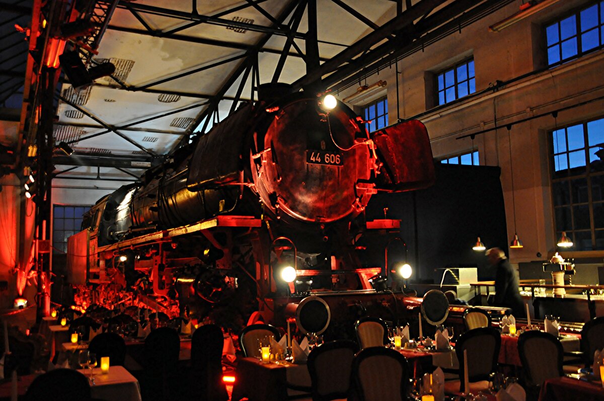 Nacht der Giganten 44 606 im Bahnpark Augsburg am 15.03.2013.