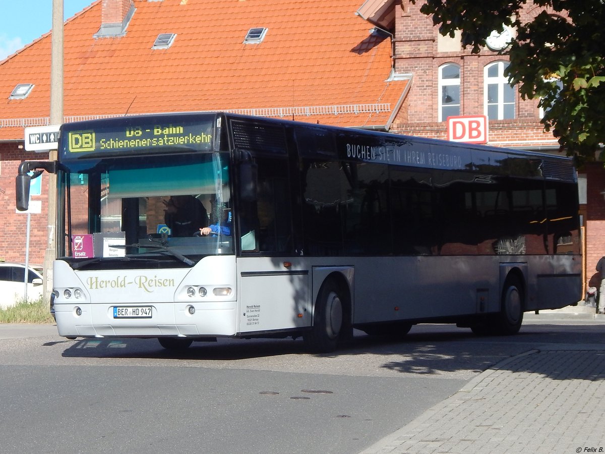 Neoplan Centroliner von Herold-Reisen (ex Tunger) aus Deutschland in Sassnitz.