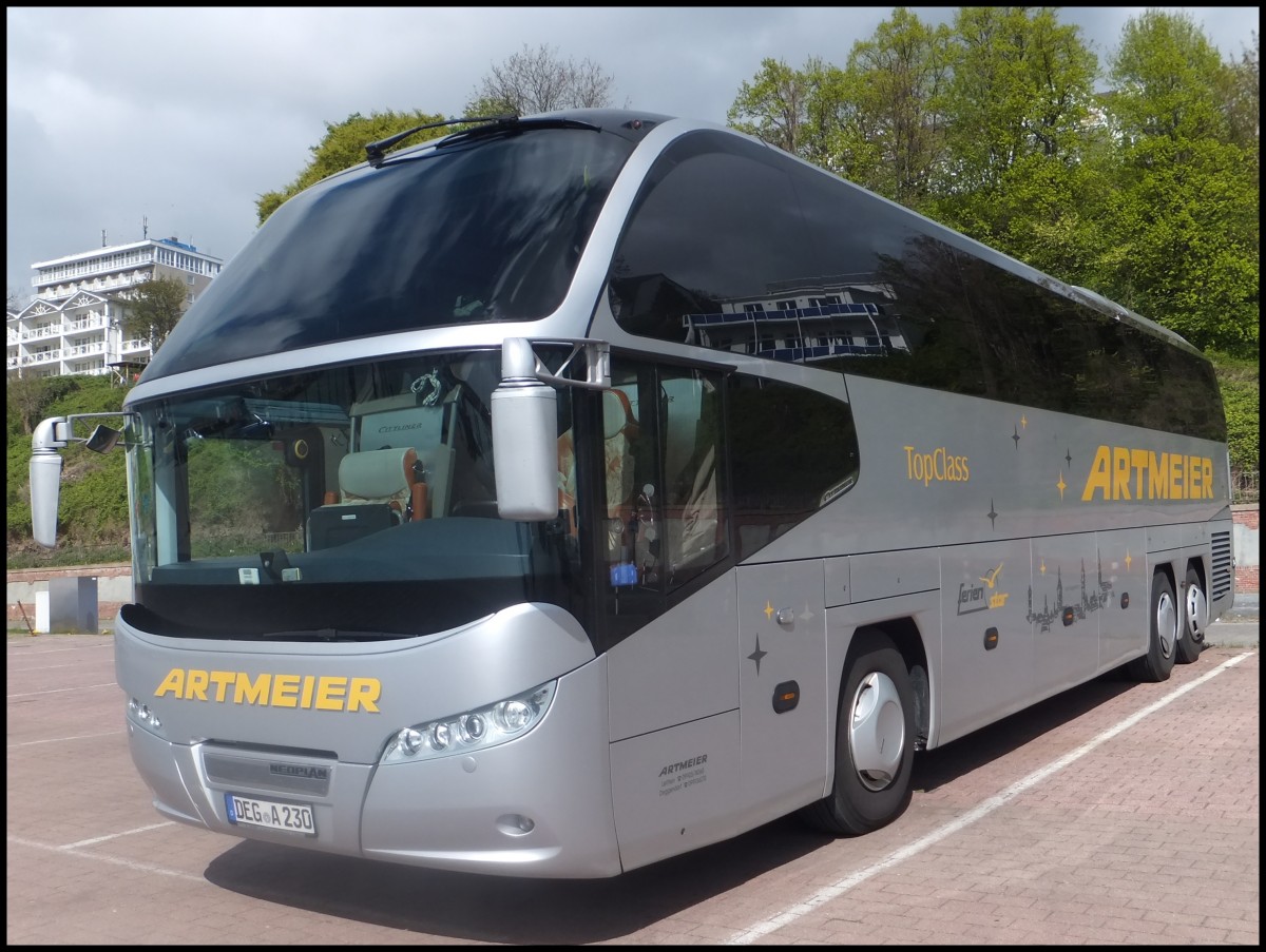 Neoplan Cityliner von Artmeier aus Deutschland im Stadthafen Sassnitz.