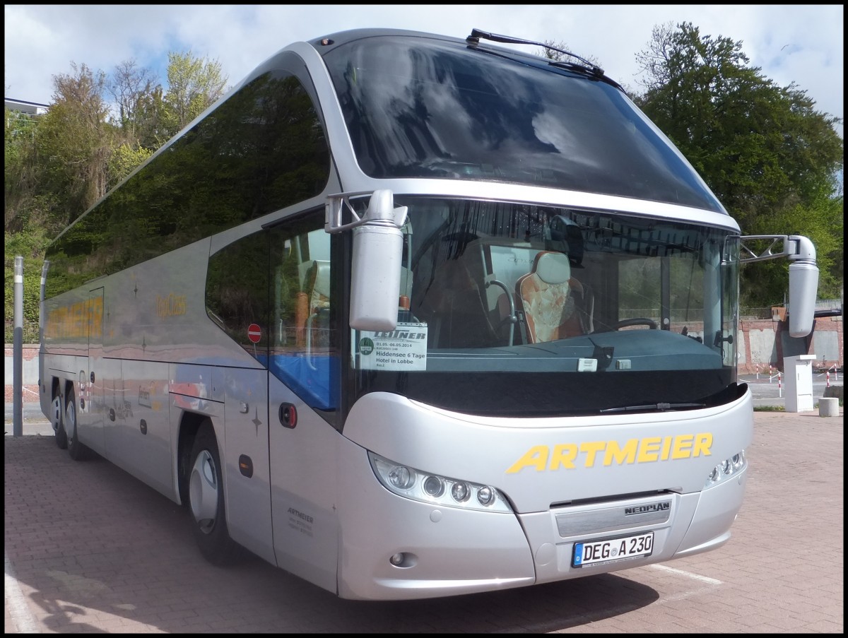 Neoplan Cityliner von Artmeier aus Deutschland im Stadthafen Sassnitz.