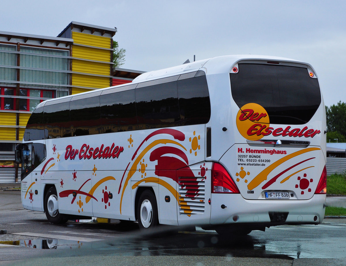 Neoplan Cityliner von H.Hemminghaus  der Elsetaler  Reisen aus der BRD in Krems gesehen.