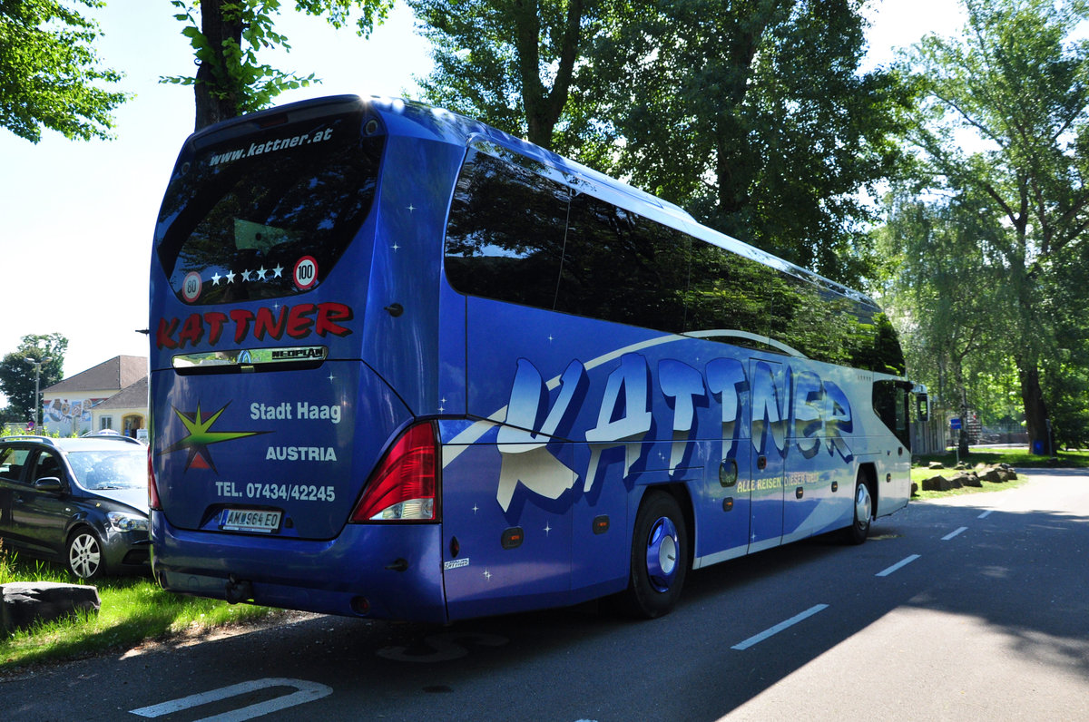 Neoplan Cityliner von Kattner Reisen aus Niedersterreich in Drnstein/Wachau/Niedersterreich gesehen.