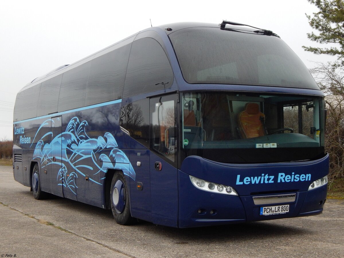 Neoplan Cityliner von Lewitz-Reisen aus Deutschland in Neubrandenburg. 