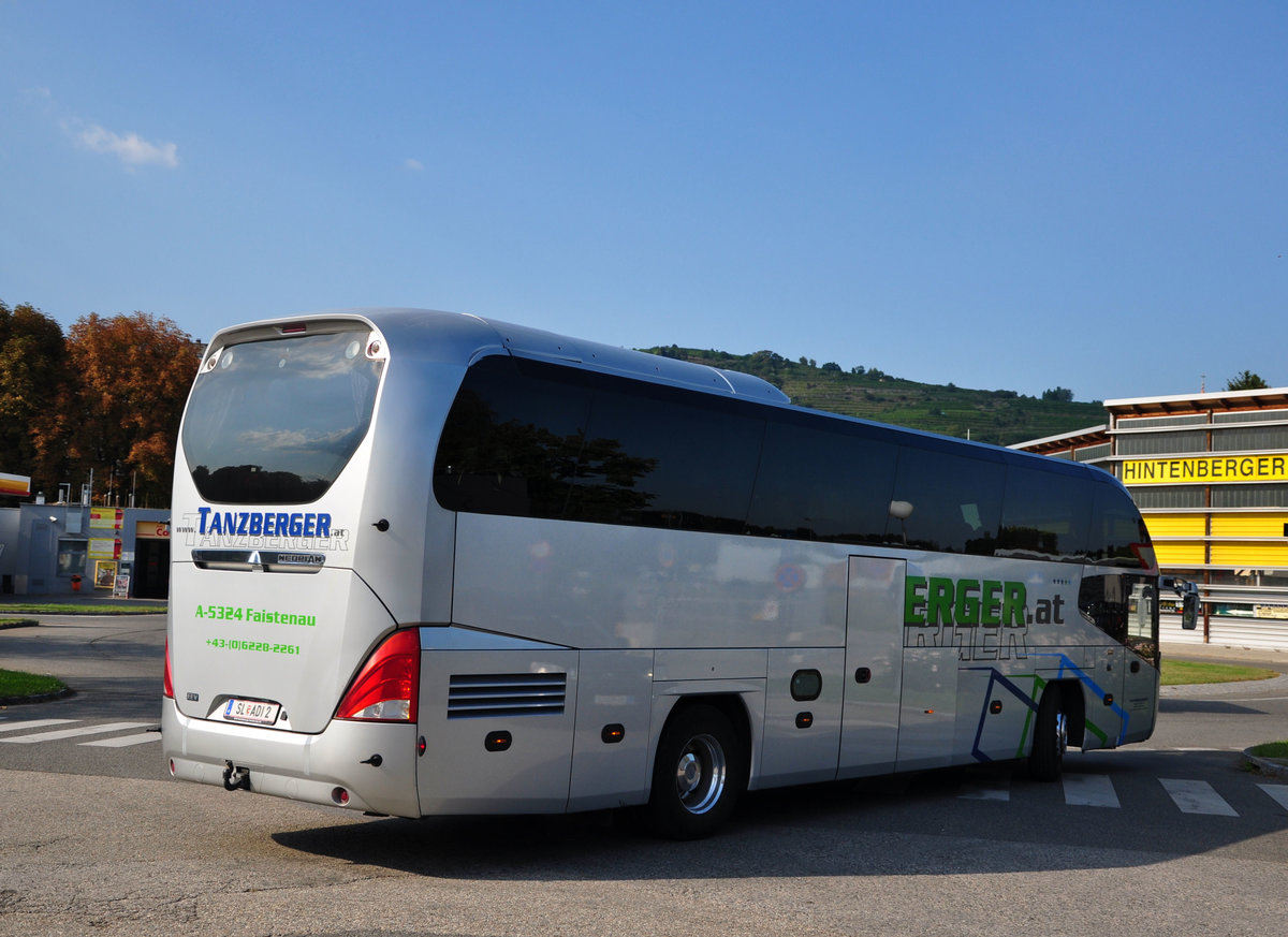 Neoplan Cityliner von Tanzberger Reisen aus �sterreich in Krems gesehen.