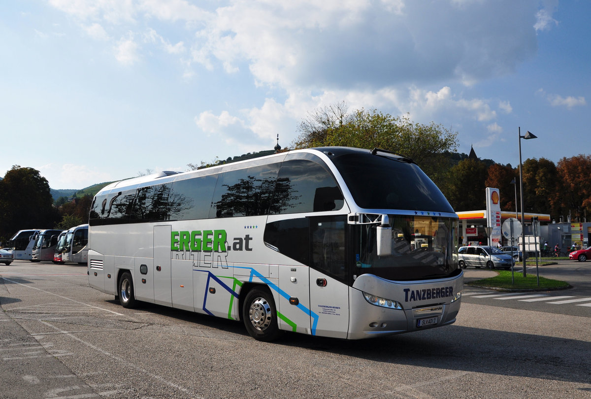 Neoplan Cityliner von Tanzberger Reisen aus �sterreich in Krems gesehen.