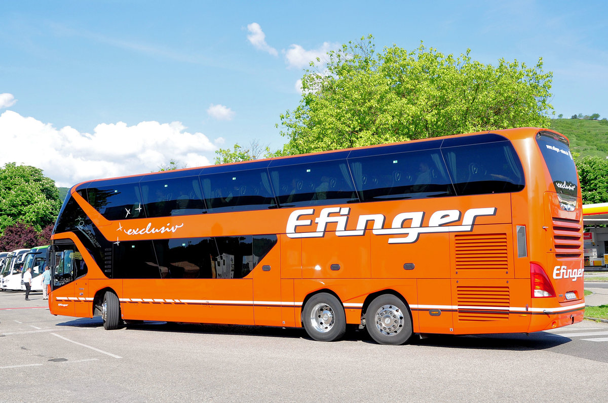 Neoplan Skyliner �6 von Efinger Reisen aus der BRD in Krems gesehen.