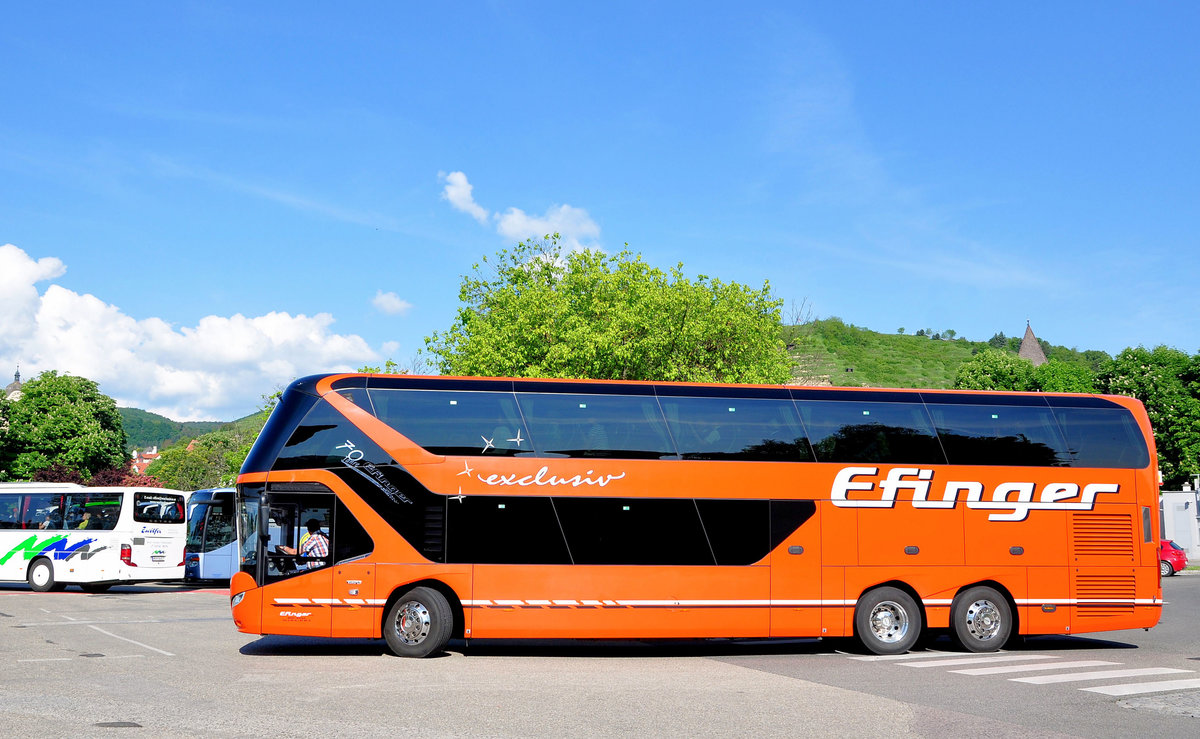 Neoplan Skyliner �6 von Efinger Reisen aus der BRD in Krems gesehen.