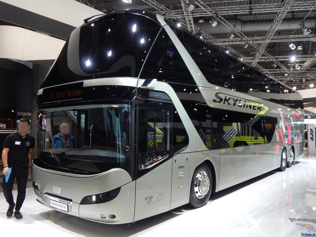 Neoplan Skyliner Vorführwagen in Hannover auf der IAA.