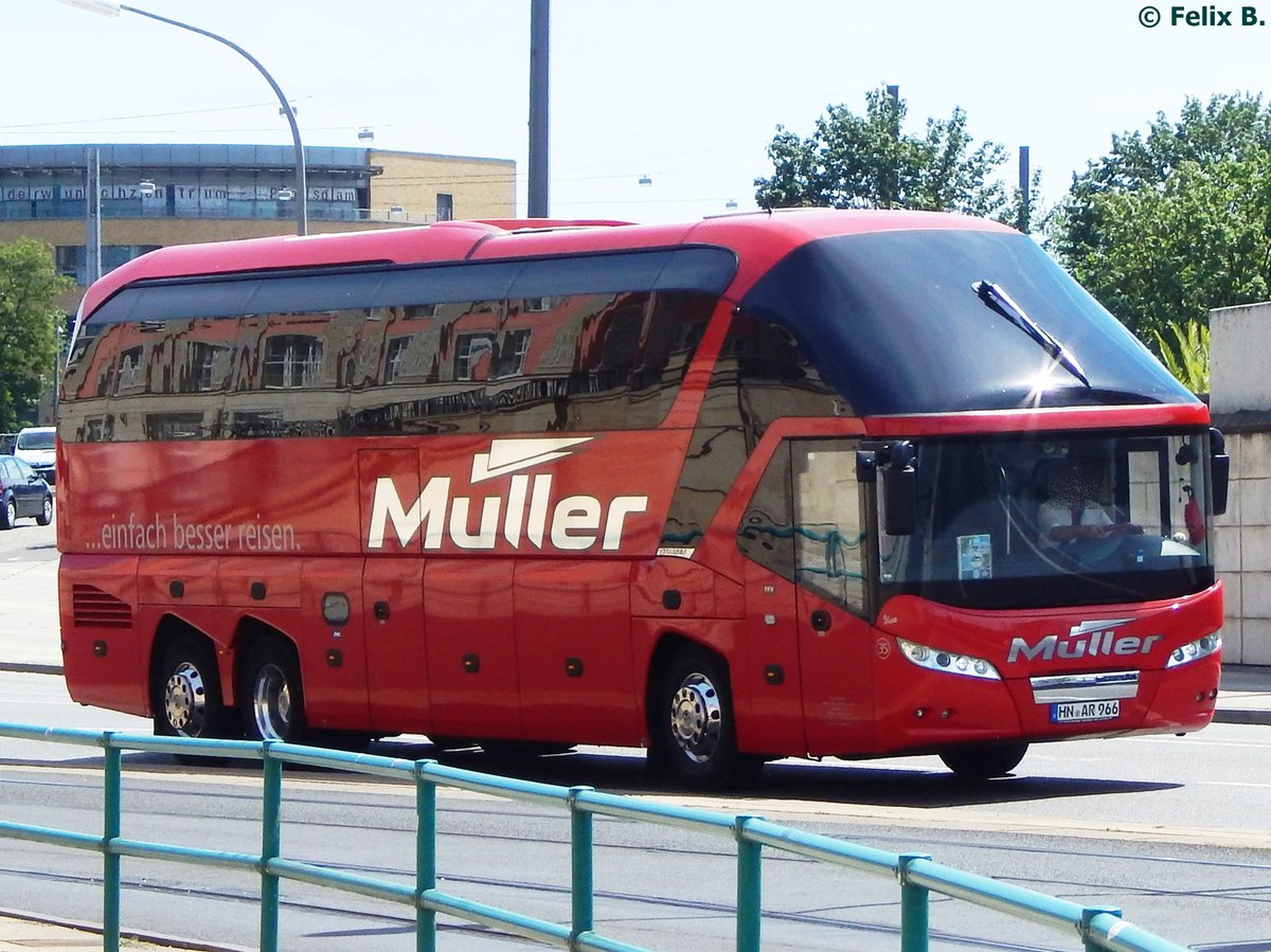 Neoplan Starliner von Müller aus Deutschland in Potsdam.