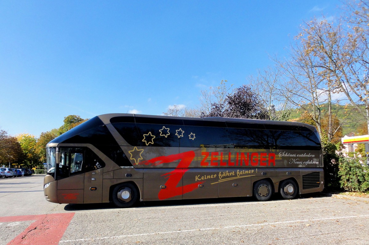 Neoplan Starliner von Zellinger Reisen aus �sterreich am 12.10.2014 in Krems.