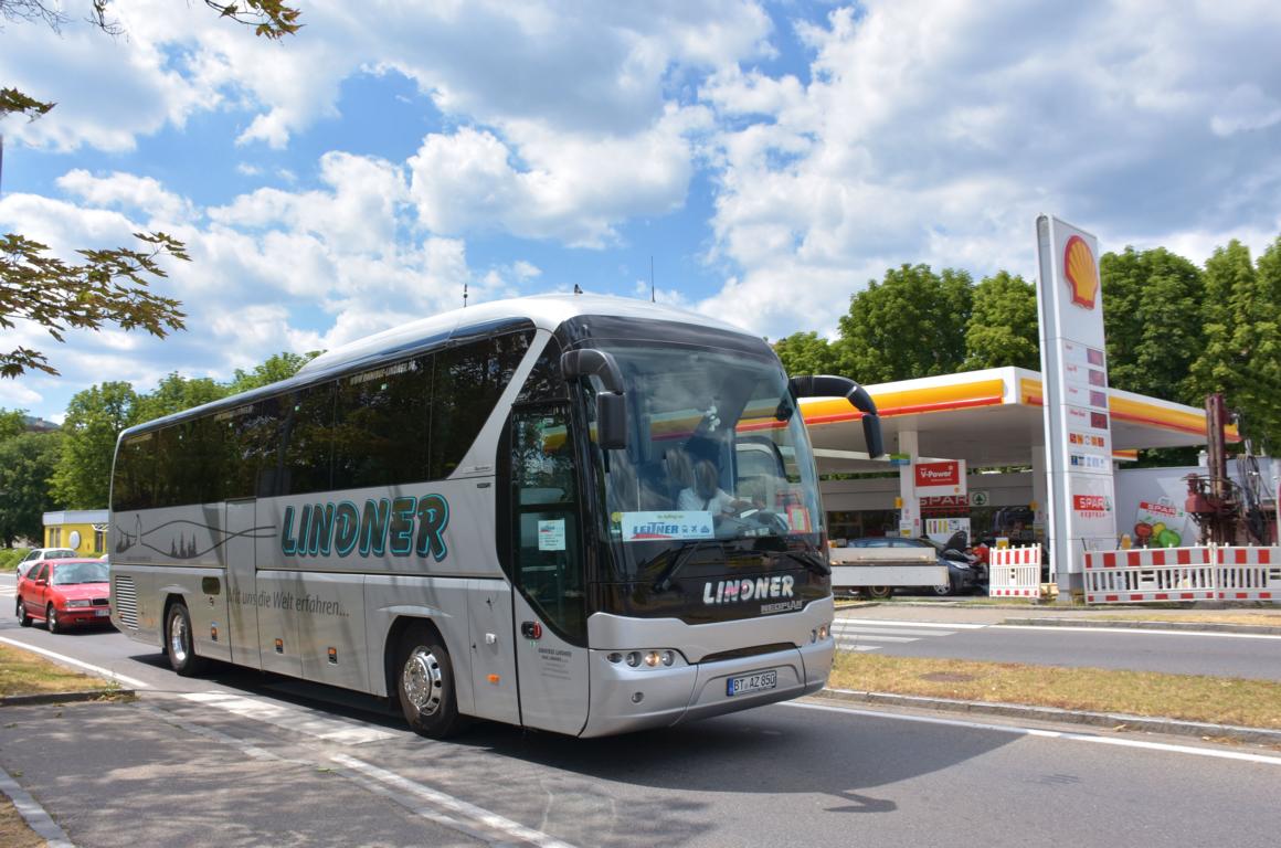 Neoplan Tourliner von Lindner Reisen aus der BRD 06/2017 in Krems.