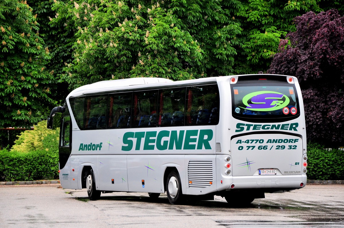 Neoplan Tourliner von Stegner Reisen aus �sterreich am 17.Mai 2014 in Krems gesehen.