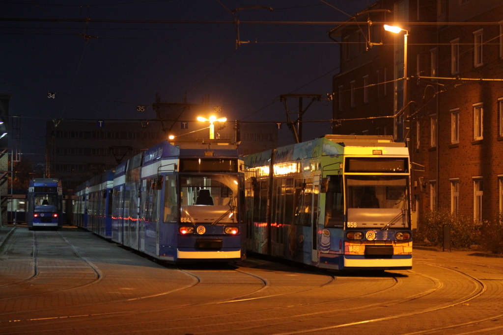 NGT6-Wagen standen am 30.11.2014 gegen 07.25 Uhr noch auf dem Betriebshof der Rostocker Stra�enbahn AG rum.