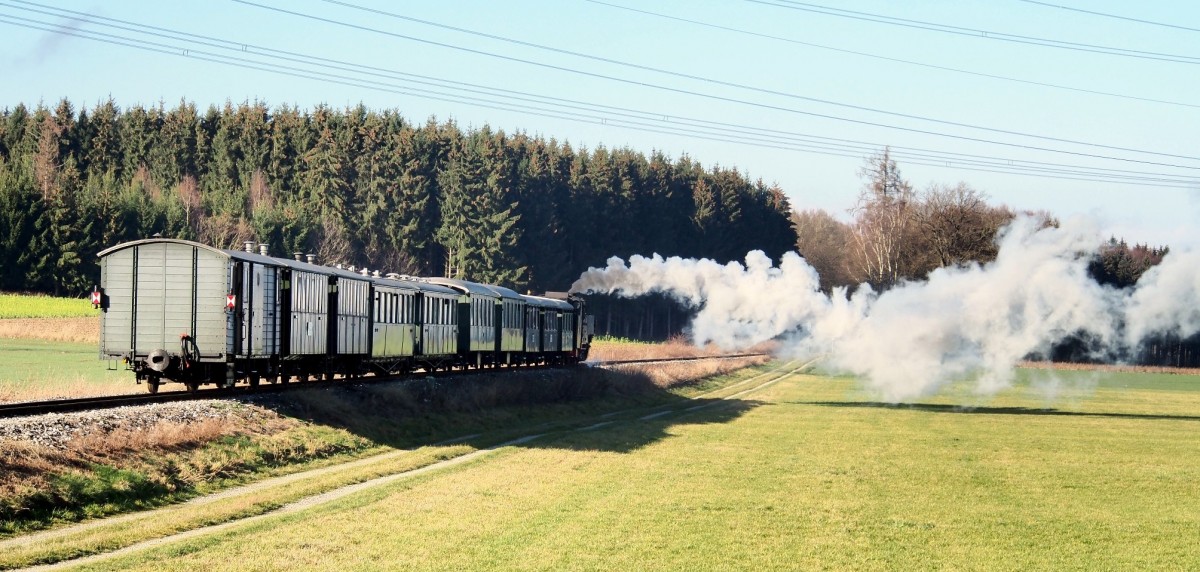 Nikolausdampf beim Öchsle, 99 788 in Maselheim am 06.12.2015.
