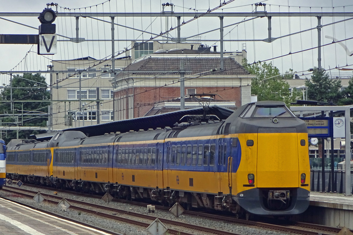 NS 4238 verlässt Apeldoorn am 15 Juli 2019. 