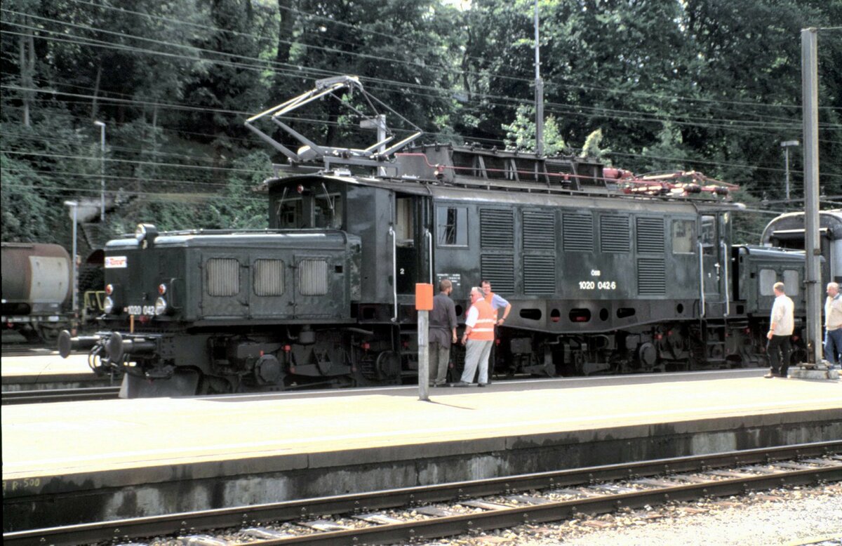 ÖBB 1020.042-6 in Rorschach am 06.09.1998.