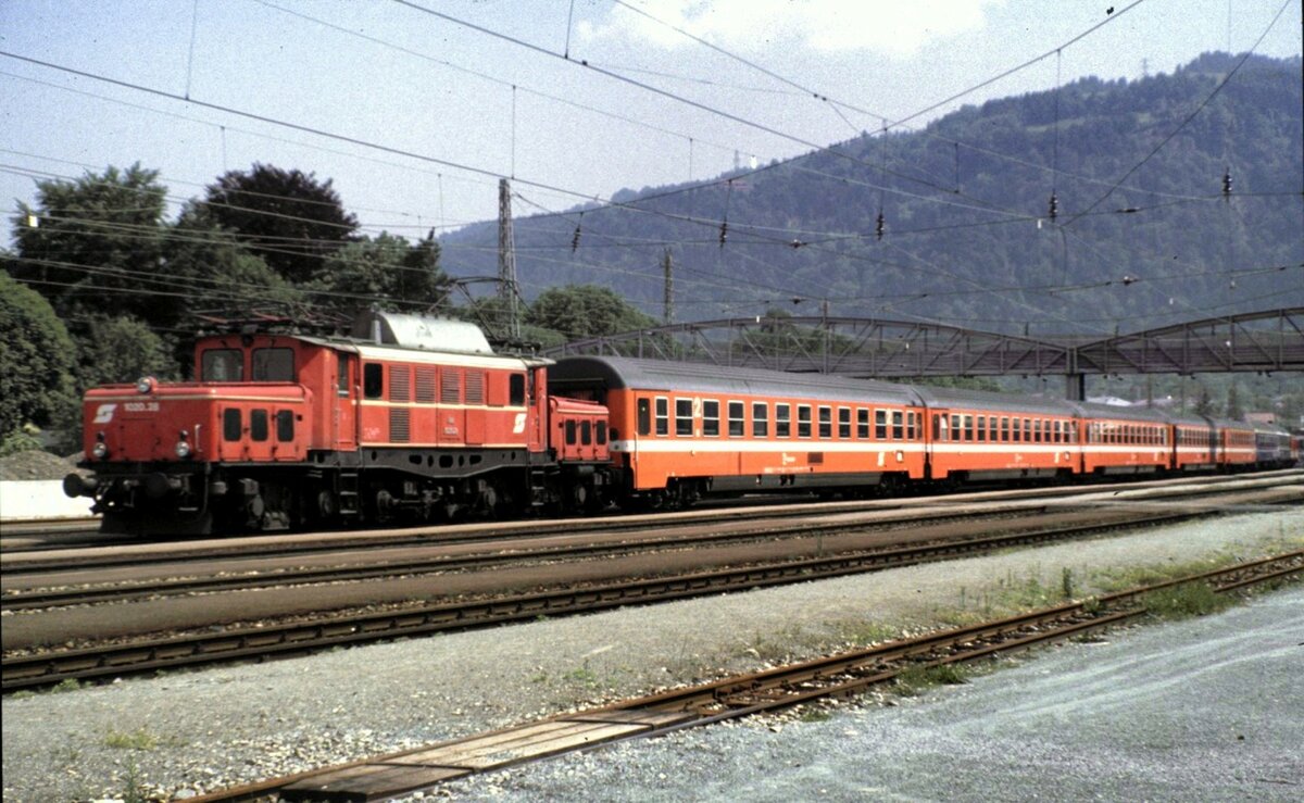 �BB 1020.28 mit IC aus Lindau in Bregenz am 12.06.1983.