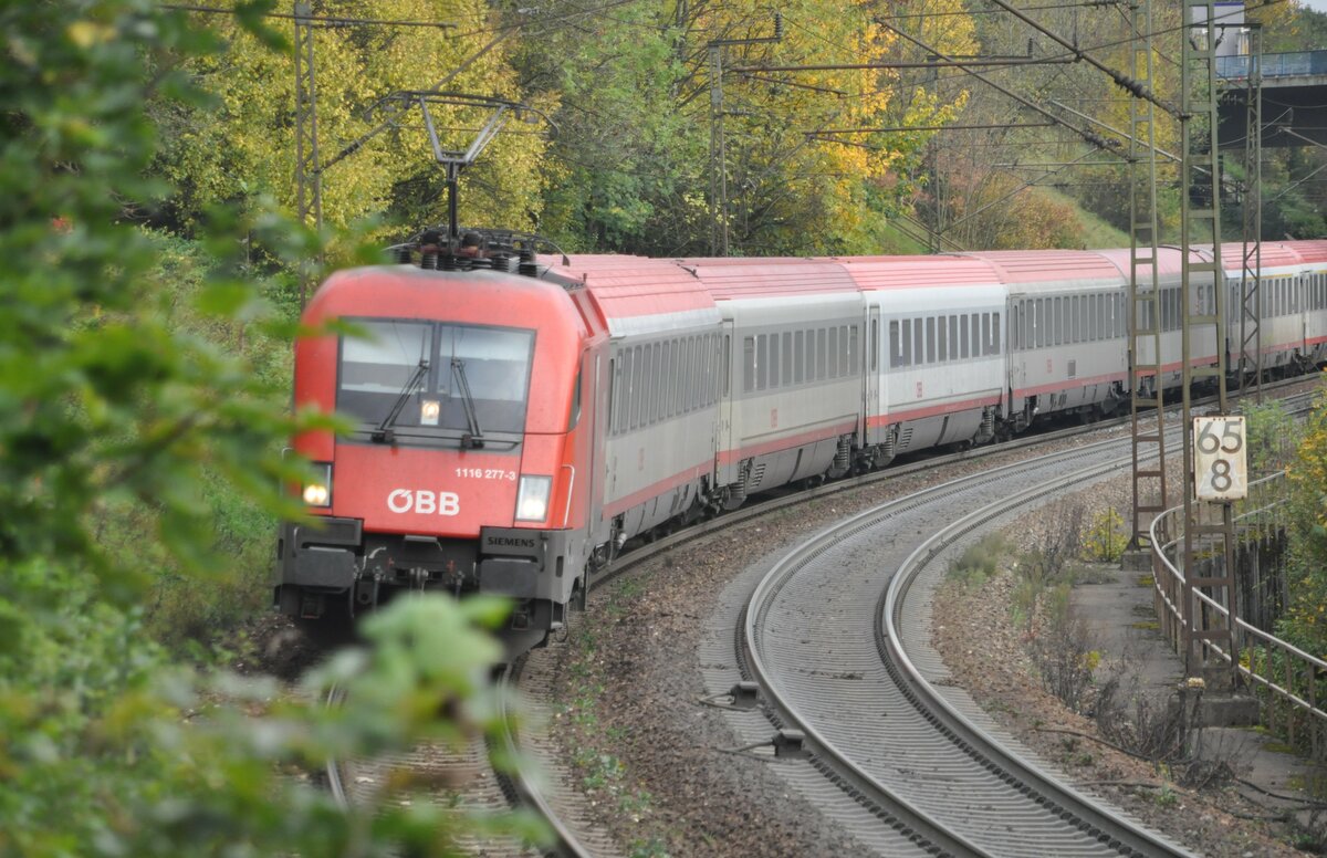�BB 1116 277-3 mit EC auf der Geislinger Steige am 06.10.2010.