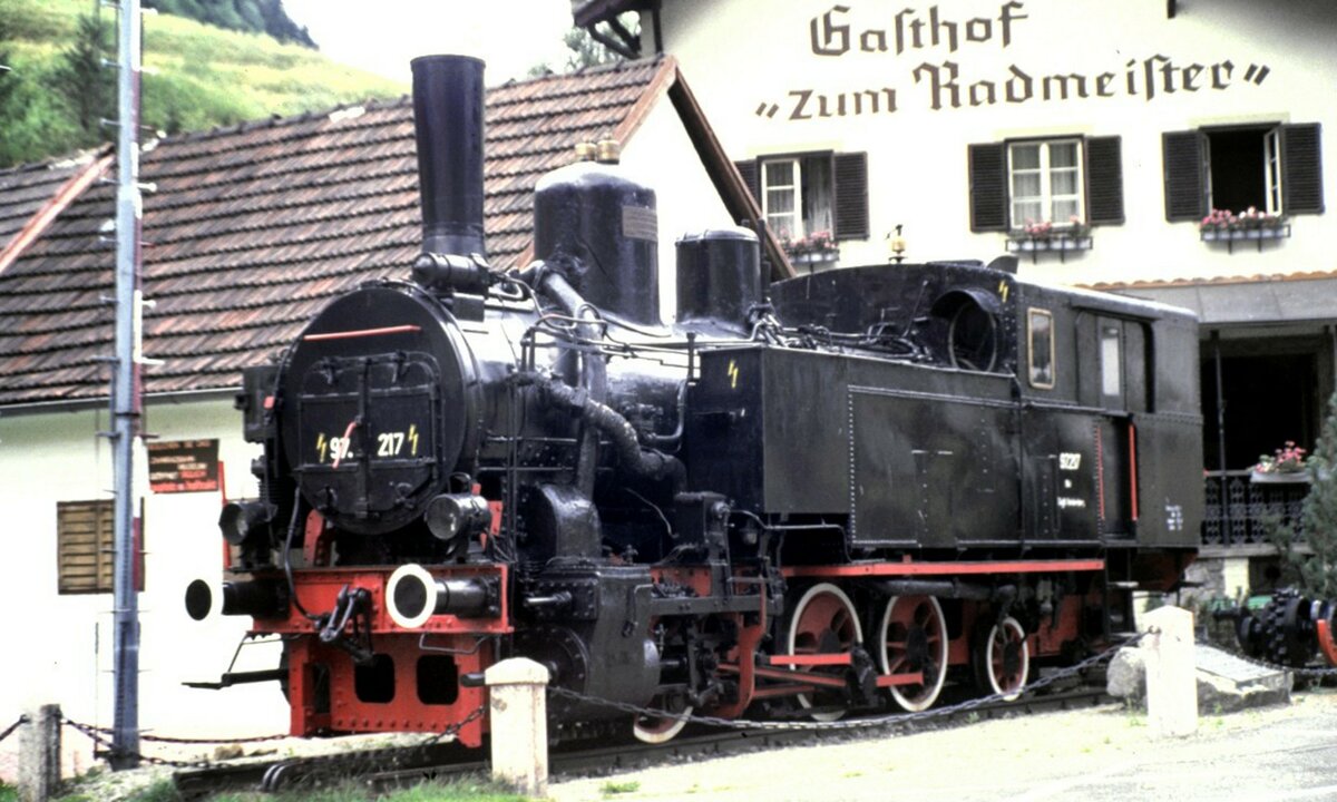 ÖBB 97.217 Denkmal-Lok in Vordernberg am 13.08.1986.