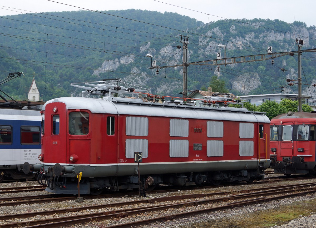 OeBB/SBB: Re 4/4 I 10016, ehemals SBB, abgestellt in Balsthal am 26. Mai 2015.
Foto: Walter Ruetsch