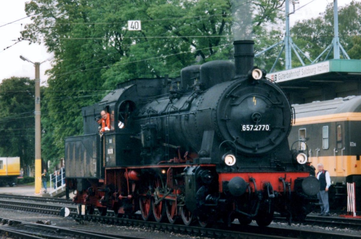 GEG 657.2770 lauft am 30 Mai 2004 whrend ein Bahnhofsfest um in Salzburg-Itzling.