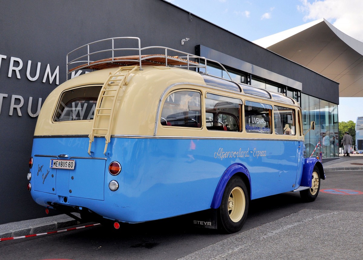 Oldtimer STEYR DAIMLER PUCH 380n,Bj.1952,90PS,Besitzer Erwin Edbrustner / Reisebusunternehmer aus Niedersterreich,am 12.7.2013 in Krems an der Donau gesehen. 